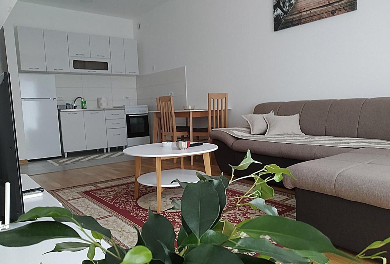Renta Apartman 포드고리차 외부 사진