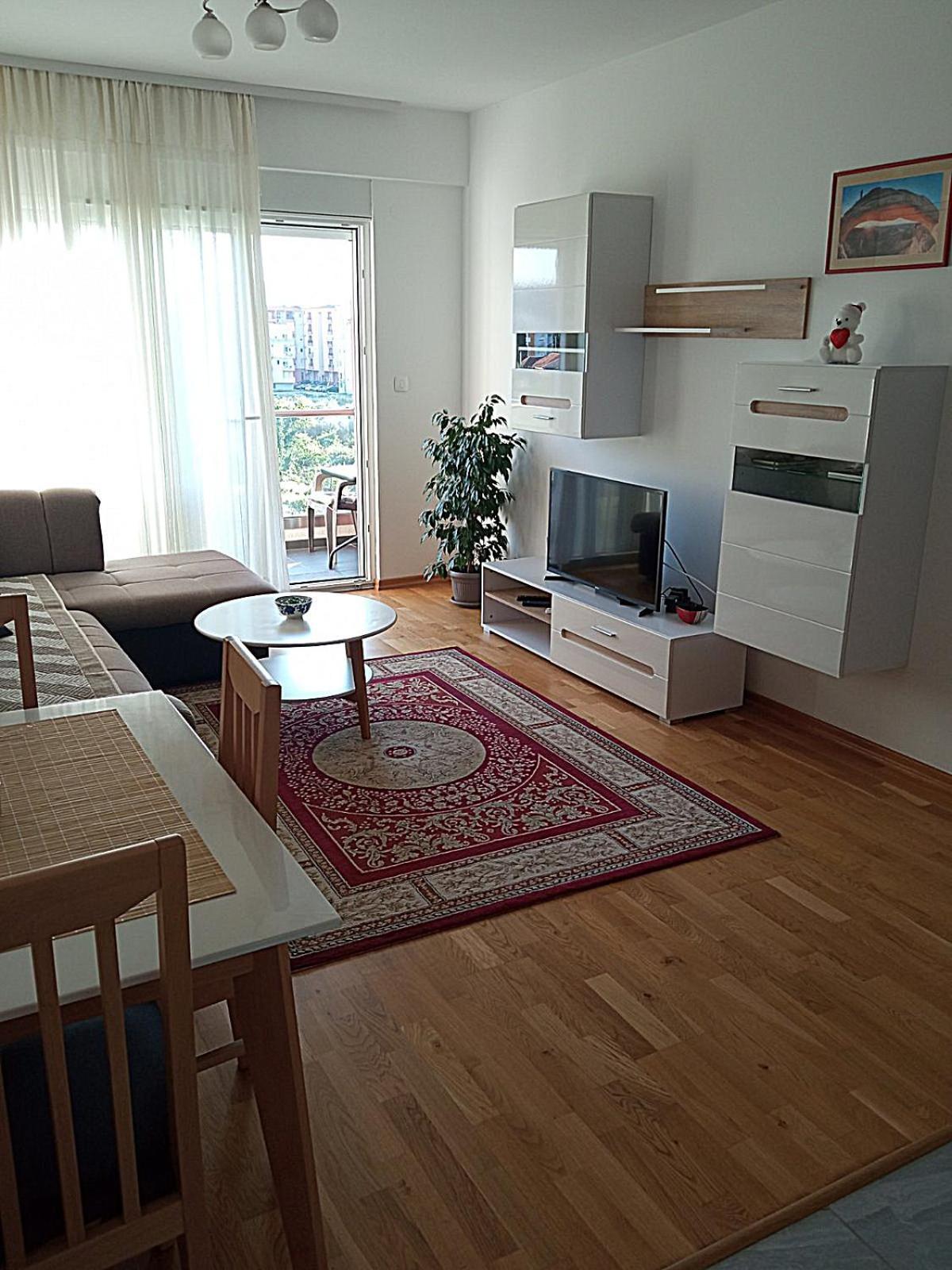 Renta Apartman 포드고리차 외부 사진