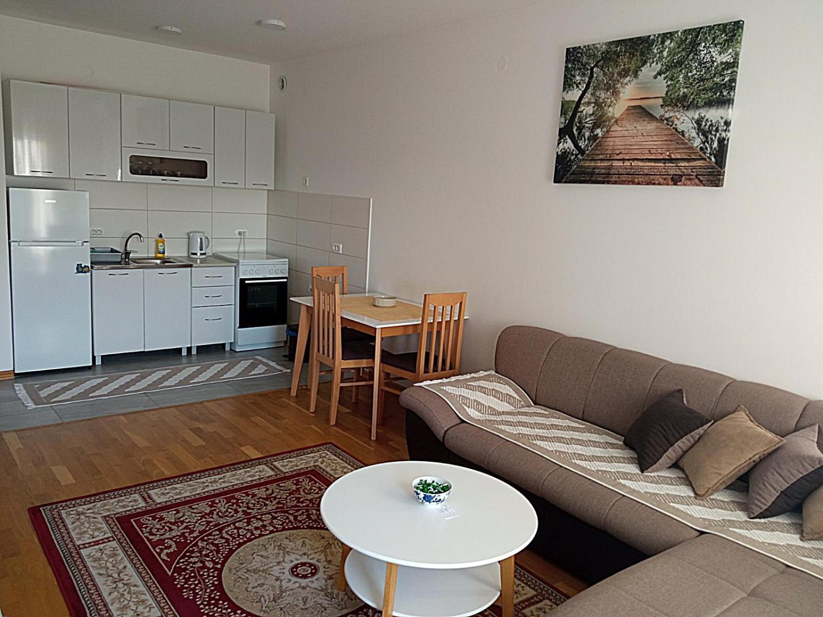 Renta Apartman 포드고리차 외부 사진